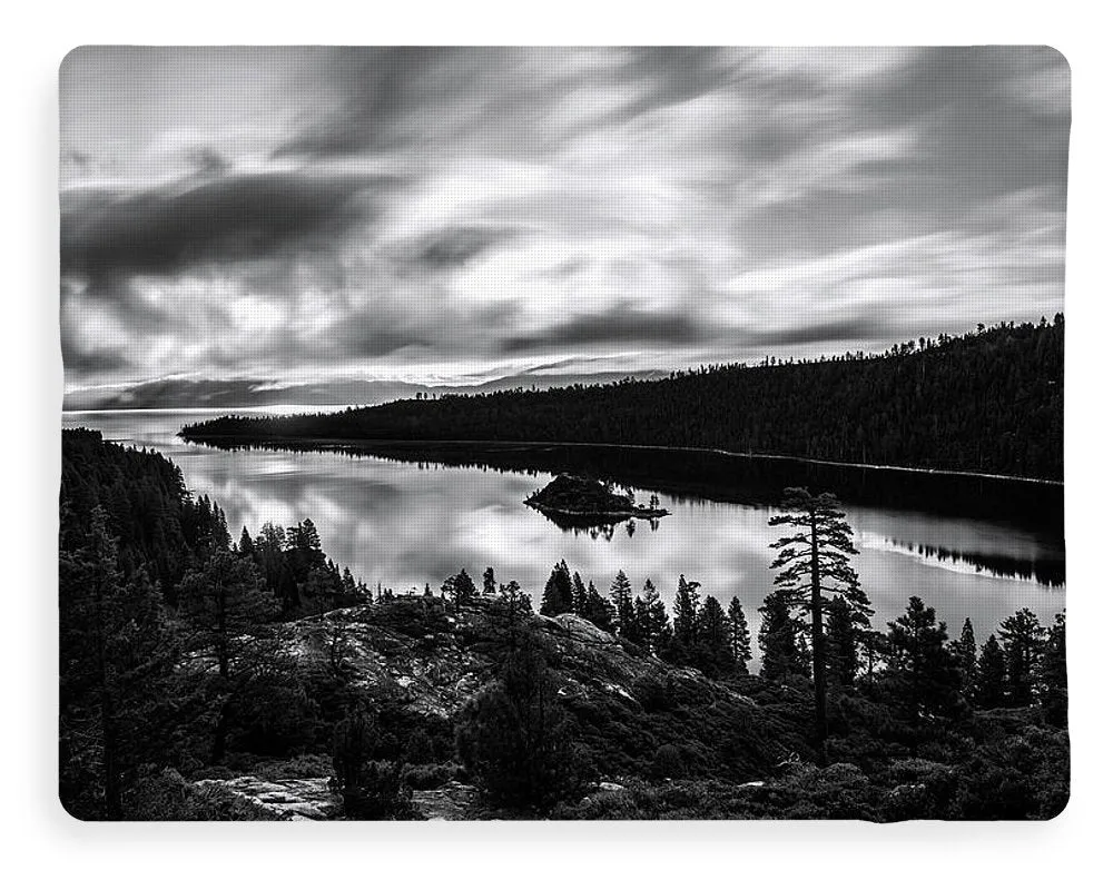 Emerald Bay Rays Black And White By Brad Scott - Blanket