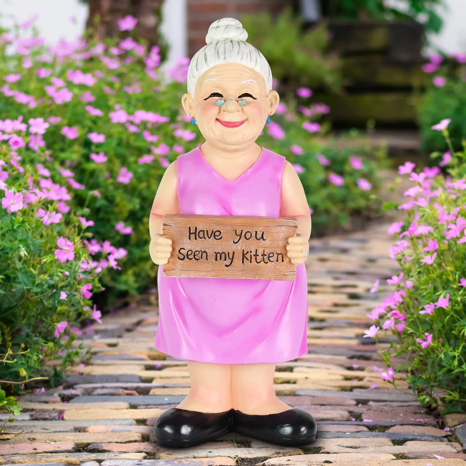 Old Lady Garden Statue with "Have You Seen My Kitten" Sign, 6 by 13.5 Inches