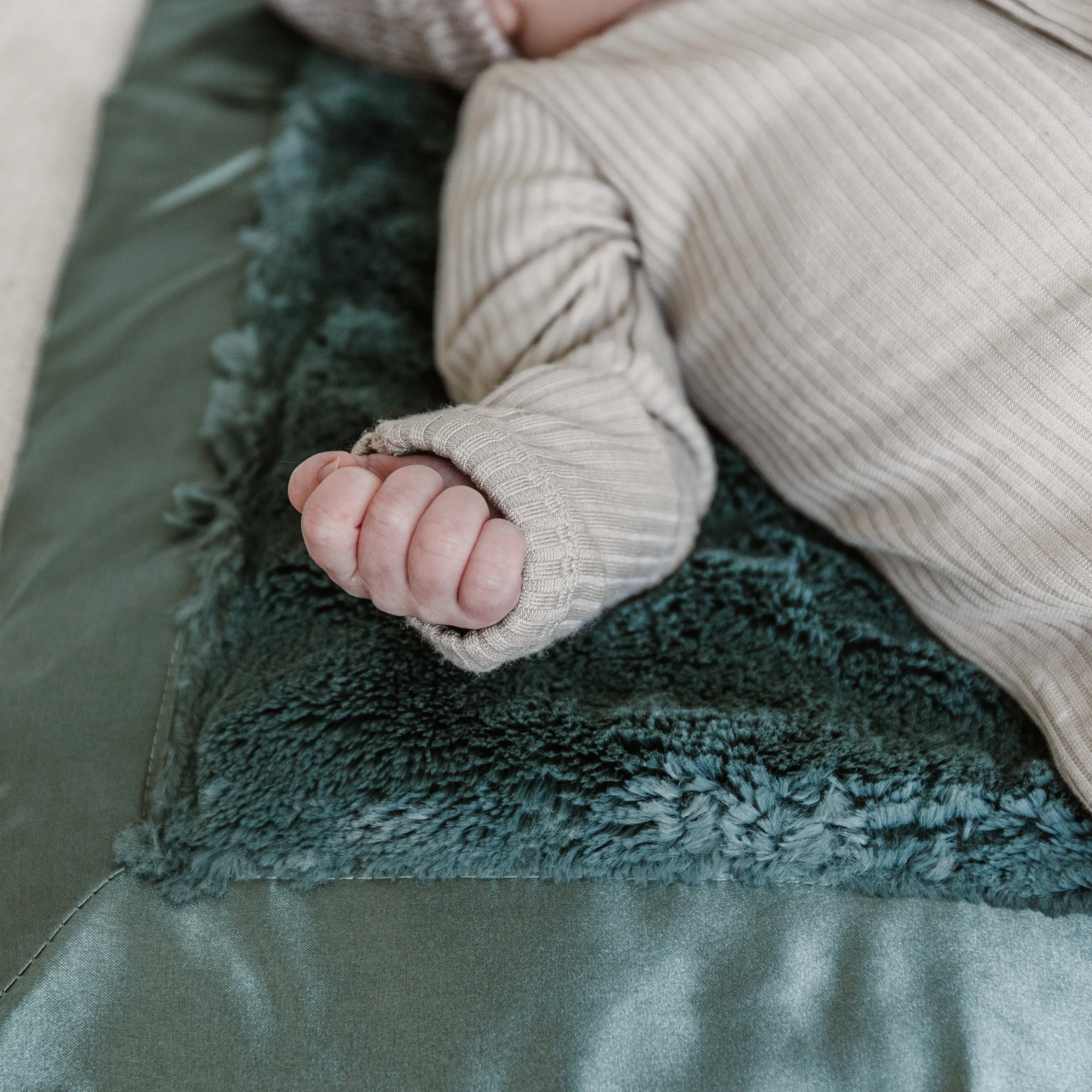 SATIN BORDER MINI BLANKETS